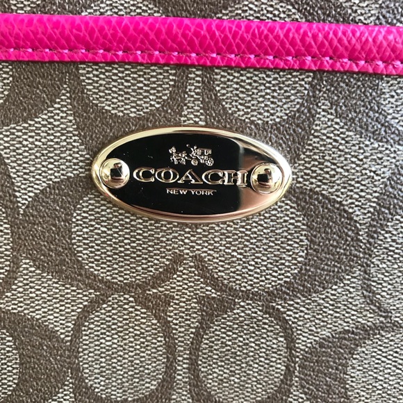 Coach crossbody - Picture 2 of 4